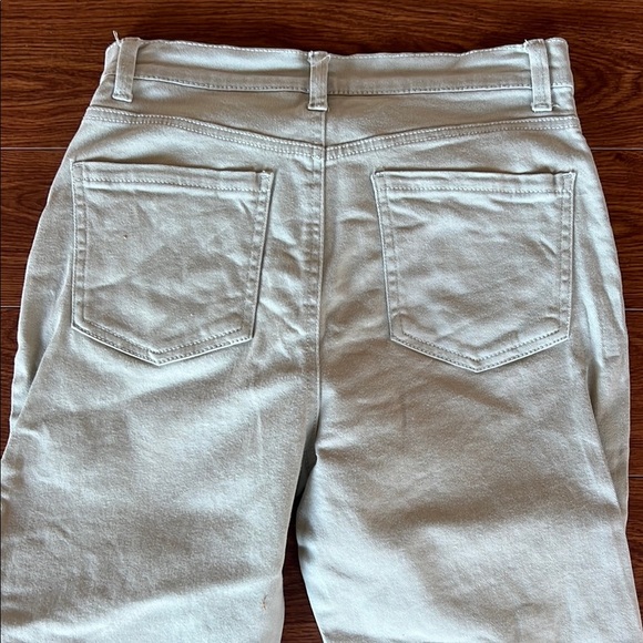 Gloria Vanderbilt All-Around Slimming Effect Light Tan Capris - Picture 6 of 6